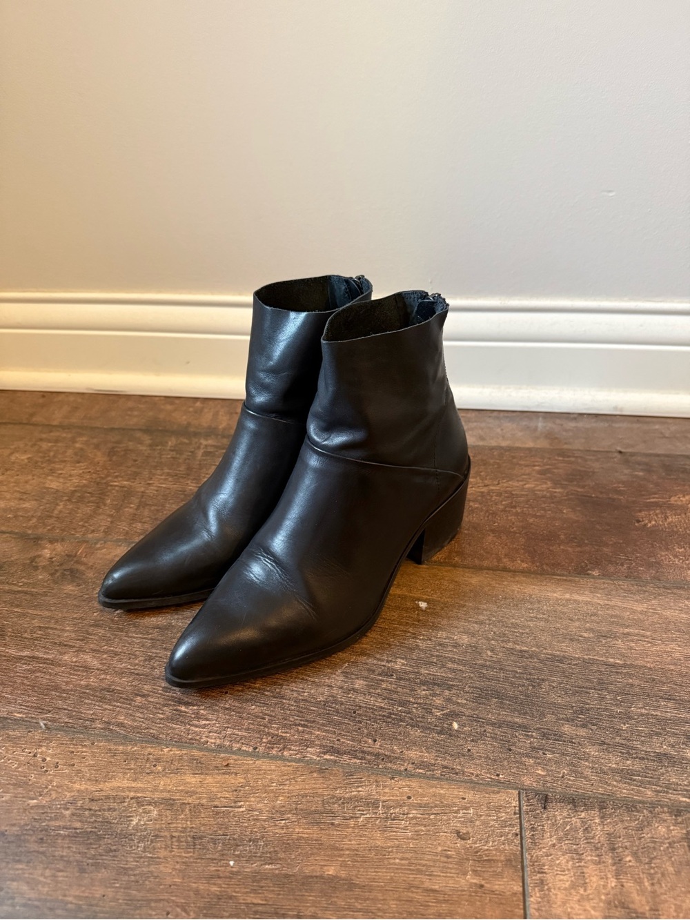 Topshop Black Leather Pointed Ankle Boots - Classic Zip Heels